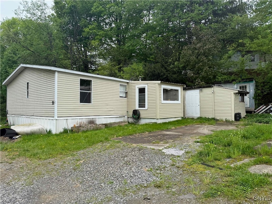 Exterior, front (technically back of trailer)