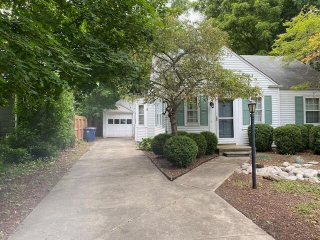 906 Hutchins Ave, Ann Arbor, MI 48103 - photo 1