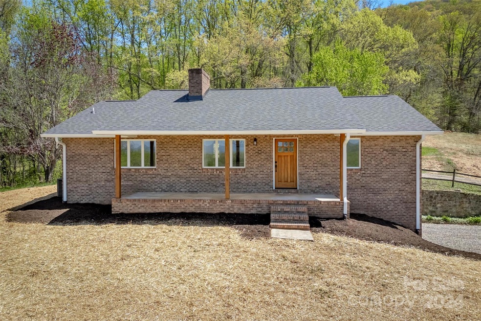 126 Max View Dr unit 4, Leicester, NC 28748 - photo 1