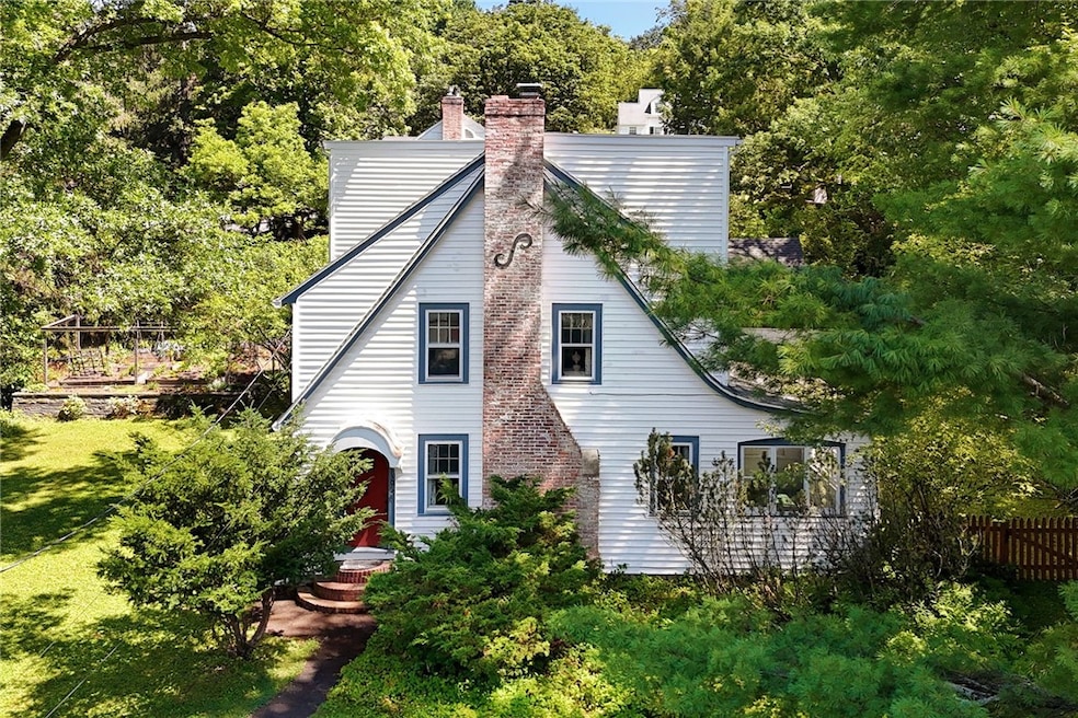 Welcome to 1304-1306 East State Street.