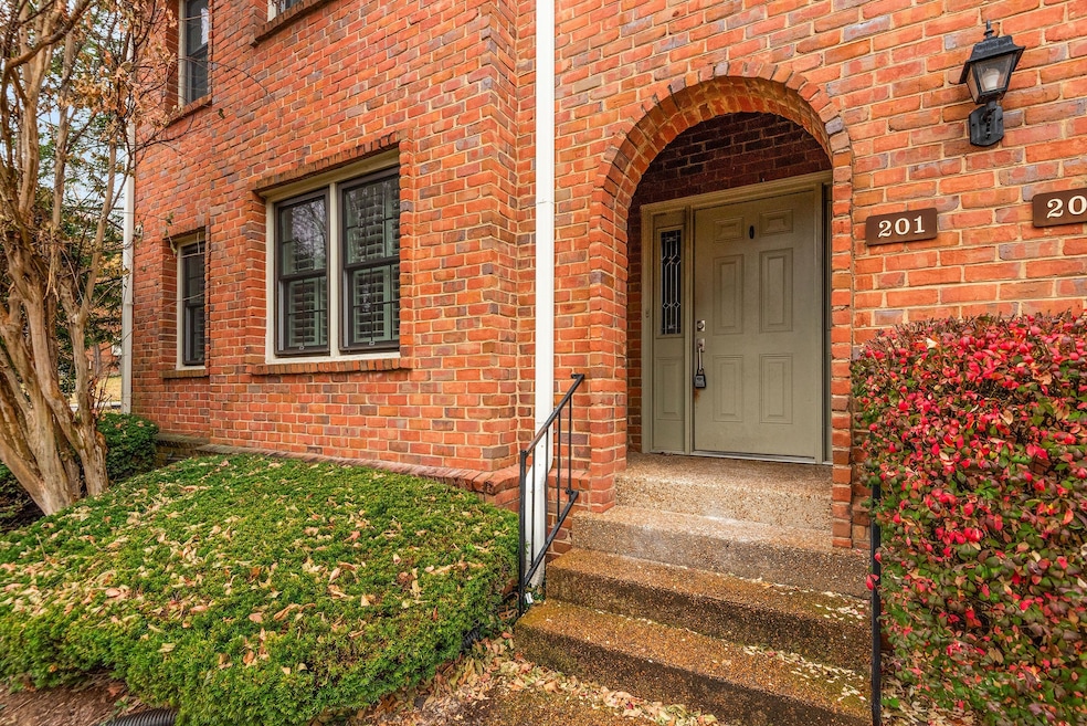 201 Westchase Dr unit 201, Nashville, TN 37205 - photo 1