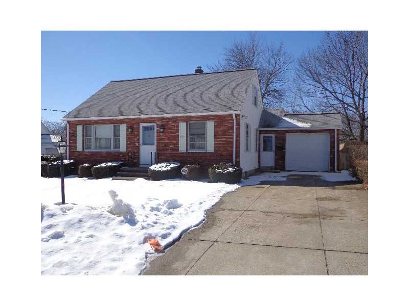 134 Ausdale Rd, Cranston, RI 02910 - photo 1