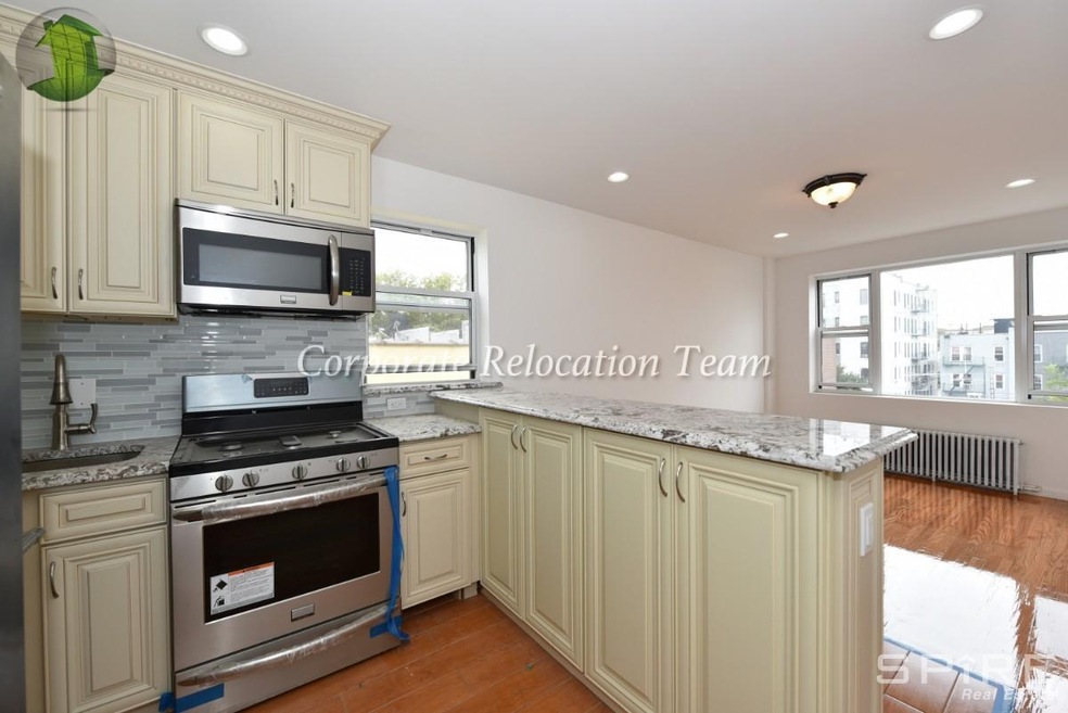 25-31 45th St unit 3, Astoria, NY 11103 - photo 1