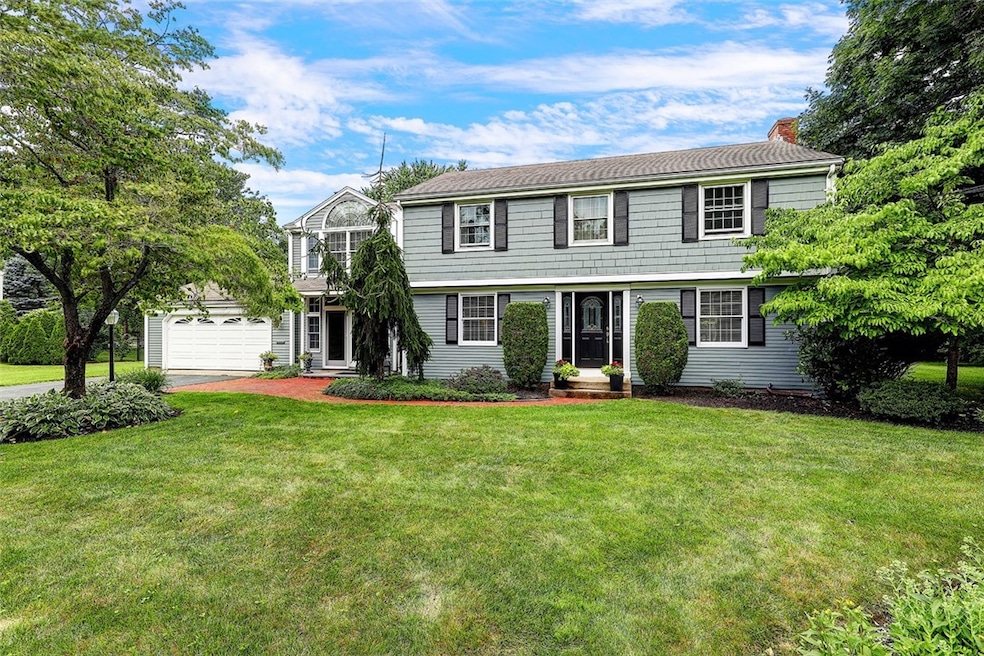 9 Robbins Dr, Barrington, RI 02806 - photo 1