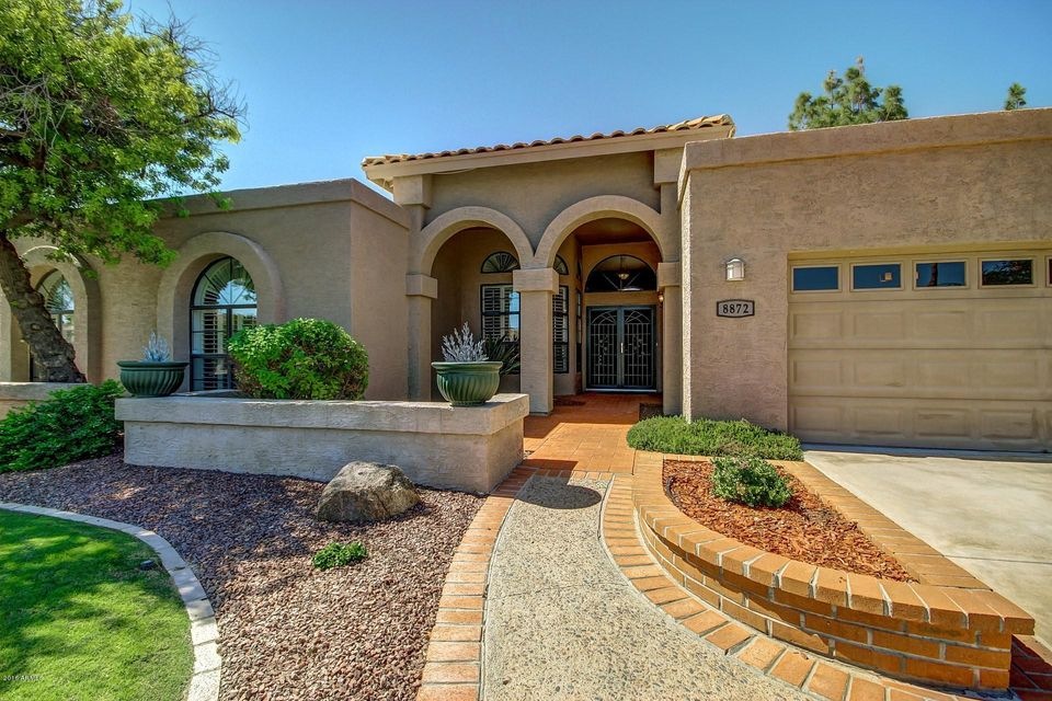 Welcoming Tempe home!