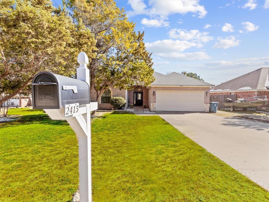 2415 Woodcrest Ct, Granbury, TX 76048 - photo 1