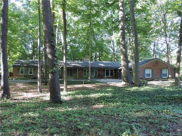 Welcome to 28207 Grand Duke