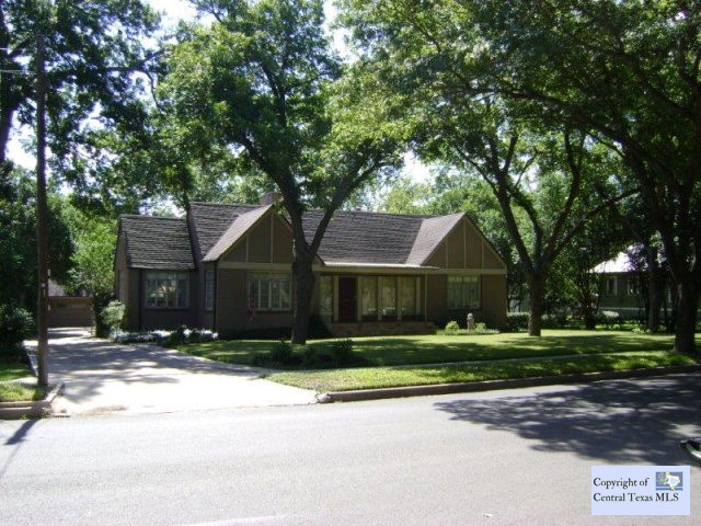 915 W San Antonio St, San Marcos, TX 78666 - photo 1