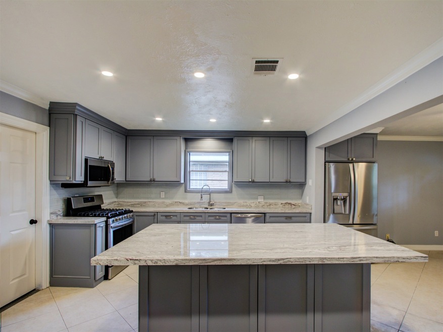 4706 Billingsley St, Houston, TX 77009 - photo 1