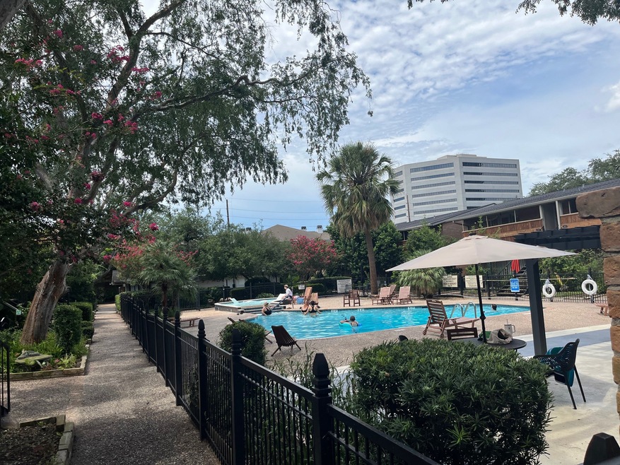 3944 W Alabama St unit 6, Houston, TX 77027 - photo 1