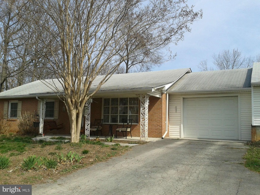 327 Knight Dr unit 1/2, White Post, VA 22663 - photo 1