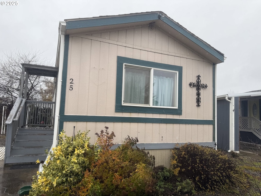 612 N Cascade Dr unit 25, Woodburn, OR 97071 - photo 1