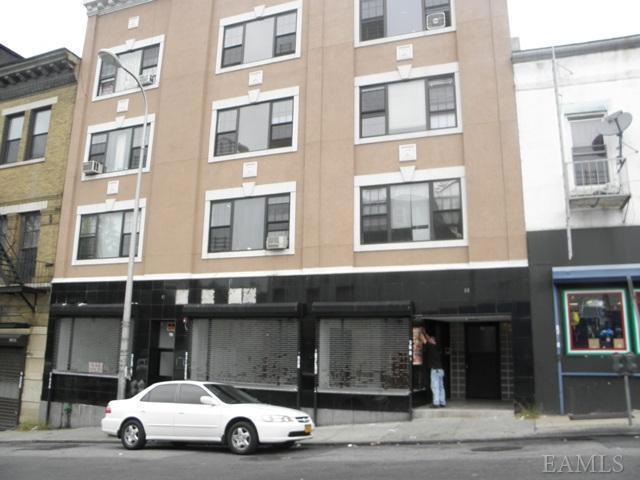 97 Elm St unit 3W, Yonkers, NY 10701 - photo 1