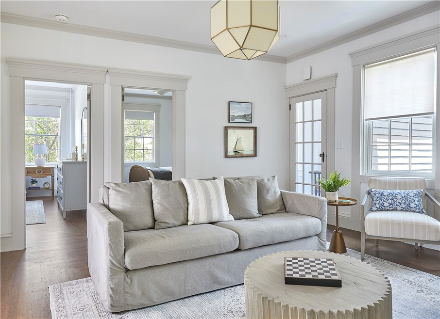 44 State St unit 2, Bristol, RI 02809 - photo 1