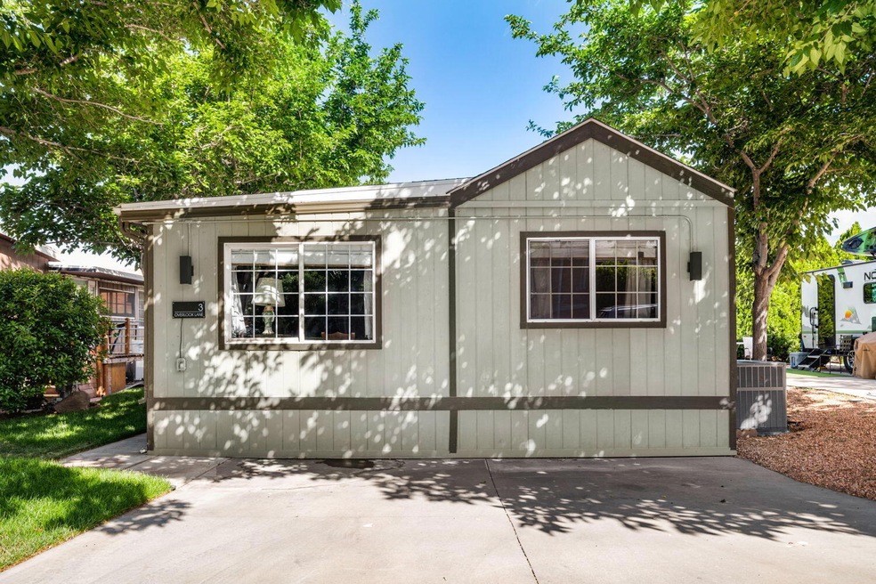 3 Overlook Ln