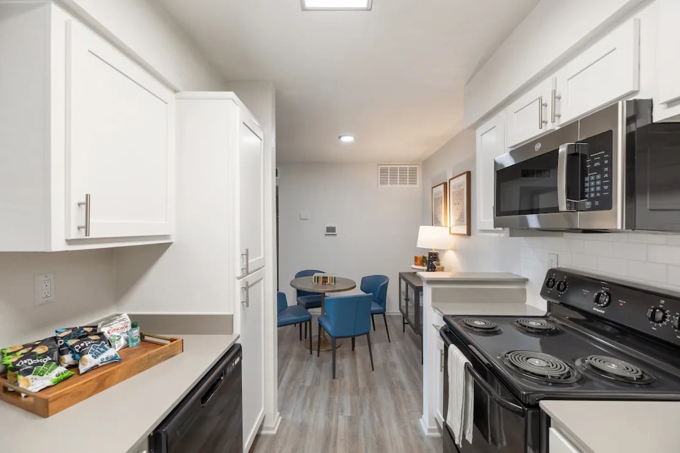 11715 S Glen Dr unit 1104-1, Houston, TX 77099 - photo 1