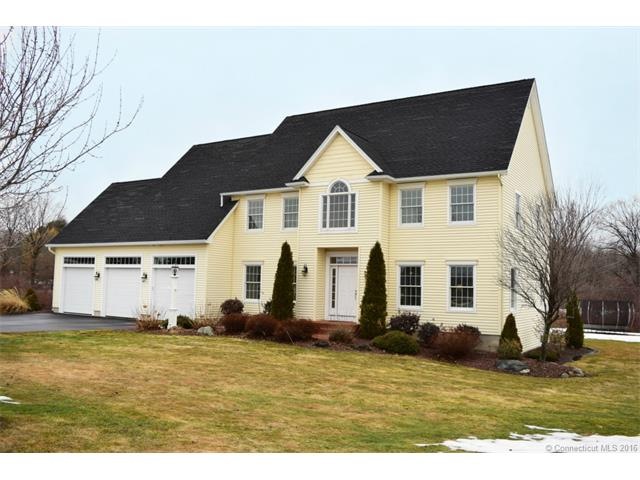 52 Cedar Crest Ln, Exterior front