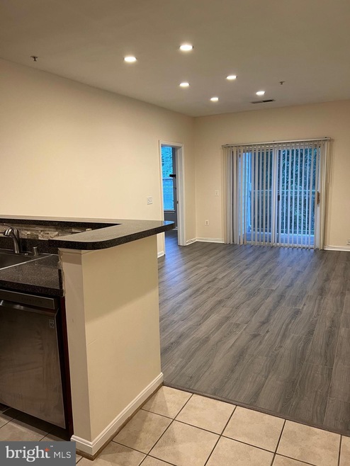 15620 Everglade Ln unit 204, Bowie, MD 20716 - photo 1