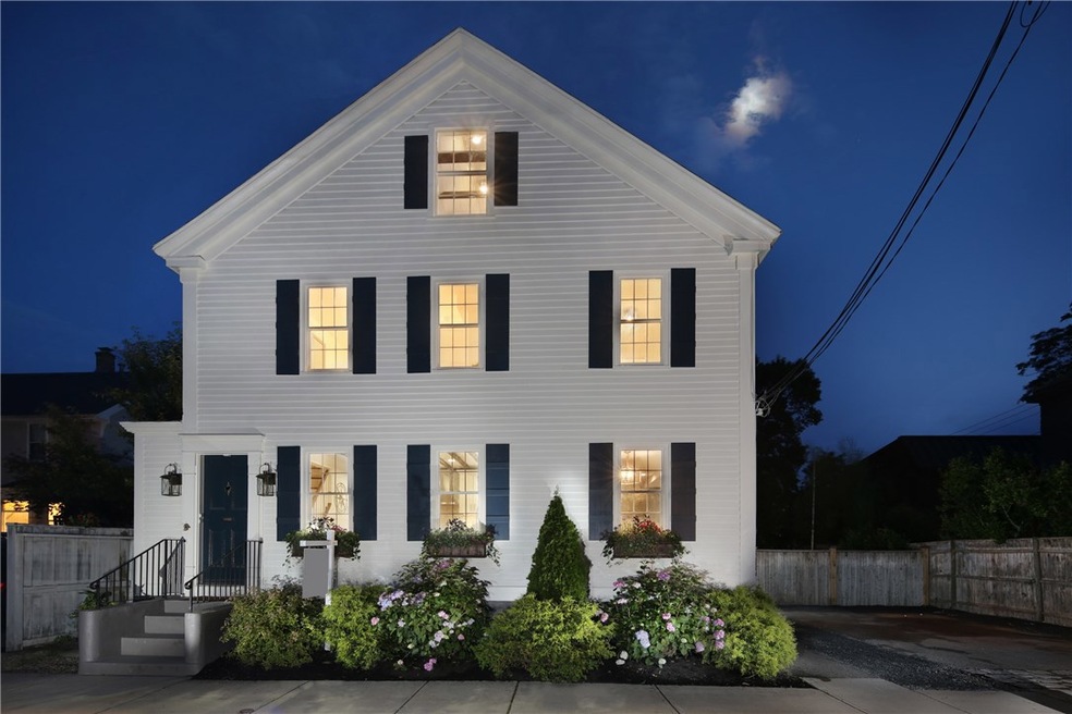 34 Elm St, Newport, RI 02840 - photo 1