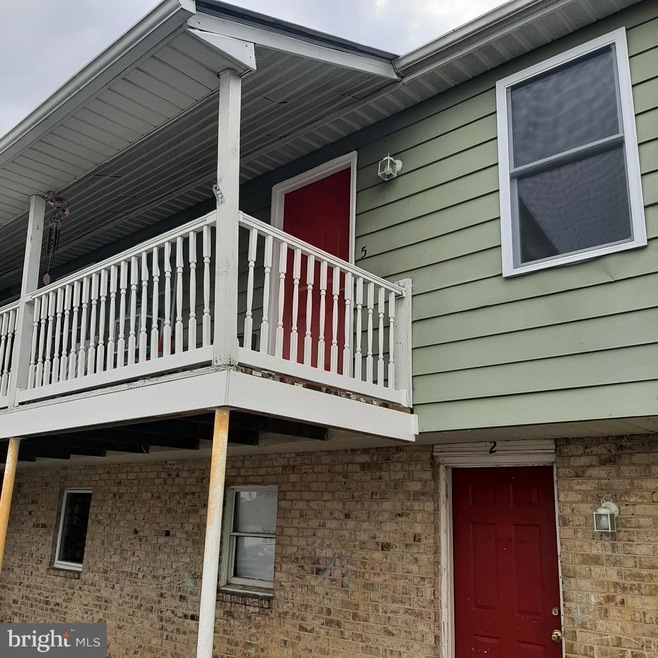 120 W 4th Ave, Ranson, WV 25438 - photo 1