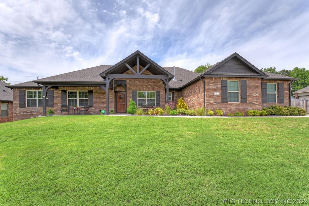 Beautiful Full Brick Home features a grand vaulted