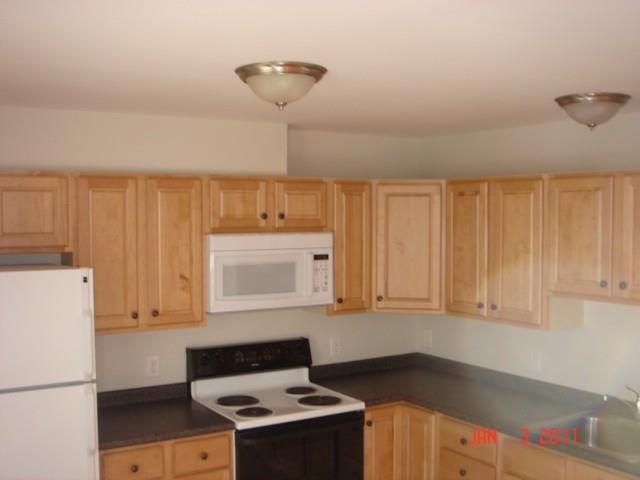 5 Fairfield Ave unit 3, Danbury, CT 06810 - photo 1