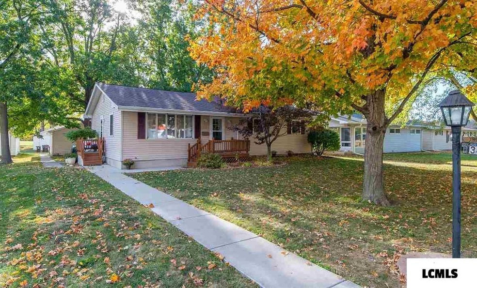 319 Williamette Ave, Lincoln, IL 62656 - photo 1
