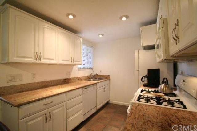 Spacious Upgraded Kitchen, with Granite, Newer Cab