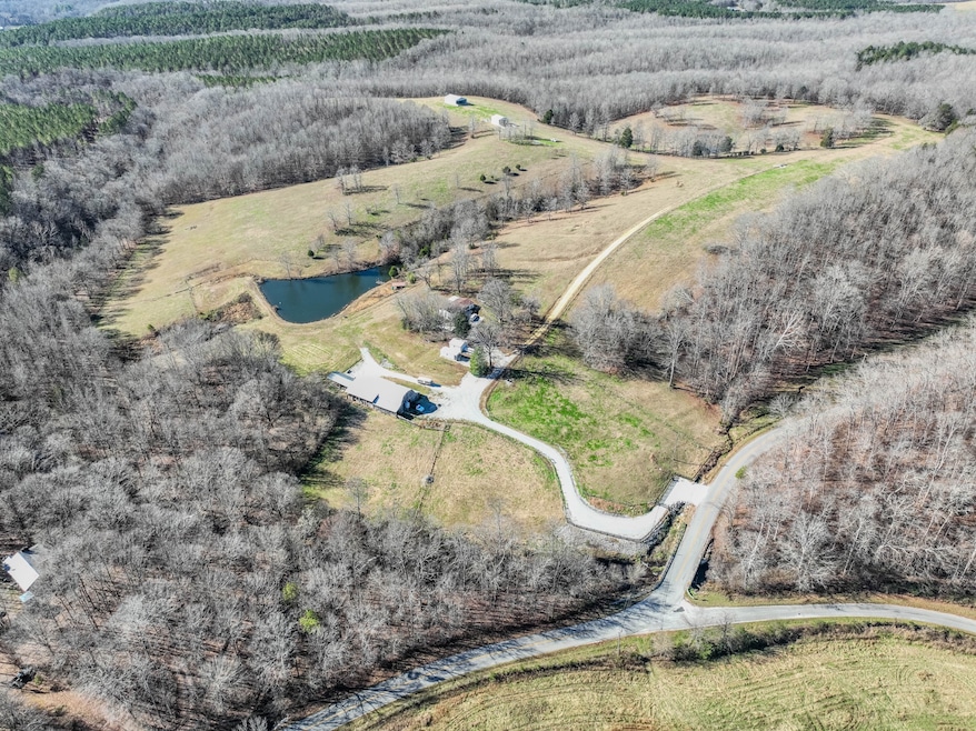 875 Waterloo Rd, Westpoint, TN 38486 - photo 1