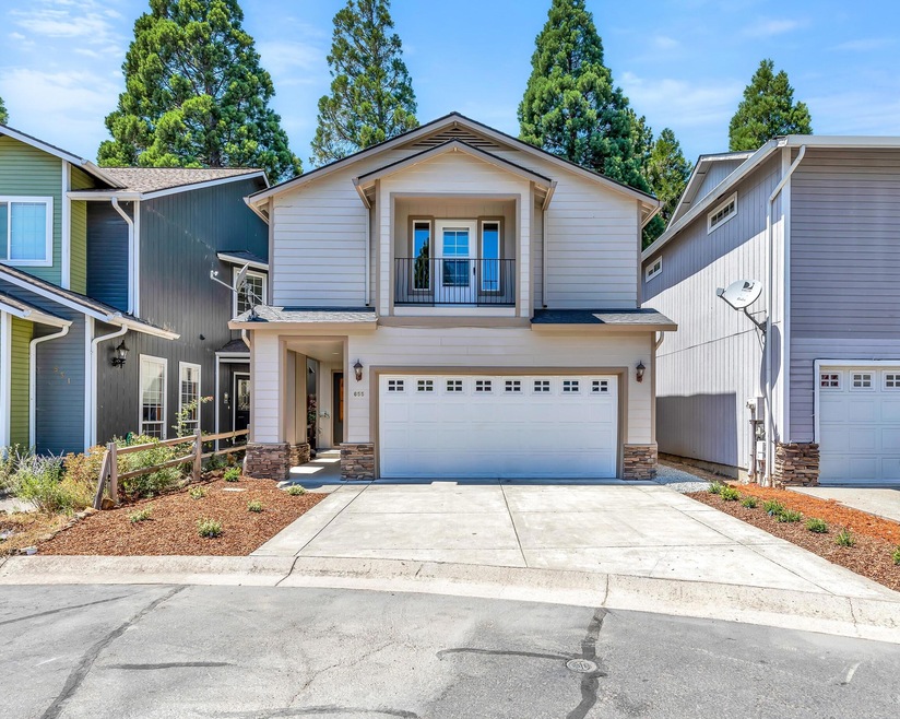 655 Shadow Way, Central Point, OR 97502 - photo 1