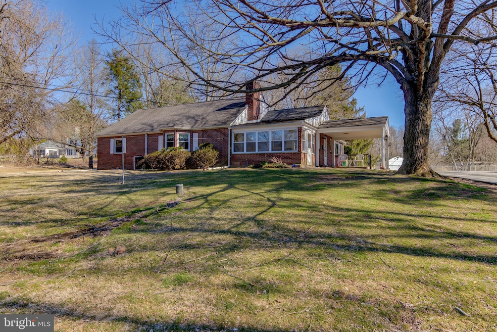 819 Crum Creek Rd, Springfield, PA 19064 - photo 1