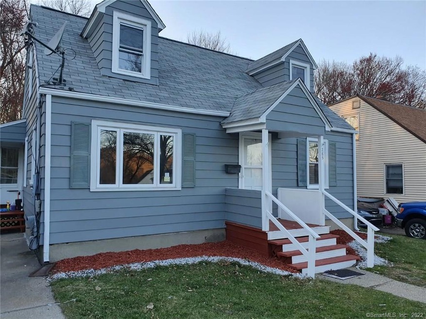285 Edgewood Ave, Waterbury, CT 06706 - photo 1