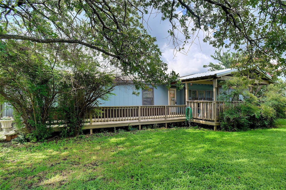 6636 Anns Ln, Weatherford, TX 76085 - photo 1