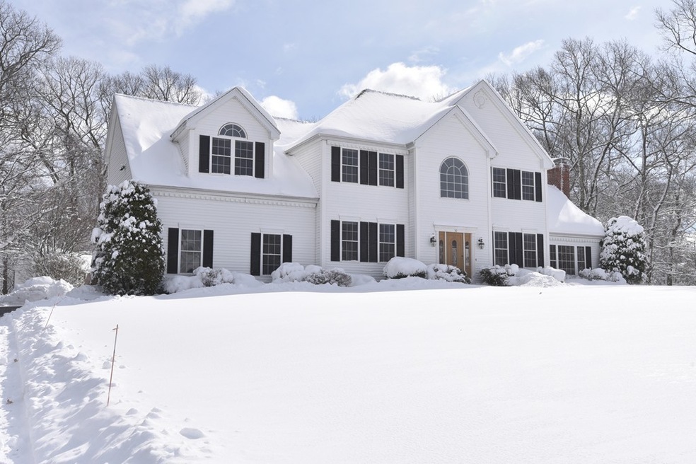 30 Fairway Ln, Medway, MA 02053 - photo 1