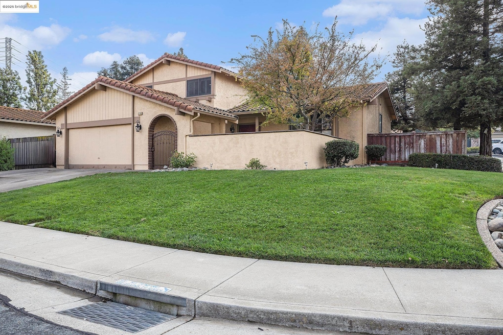 1718 Yellowstone Dr, Antioch, CA 94509 - photo 1