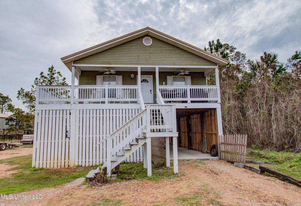 435 Mcclung St, Pass Christian, MS 39571 - photo 1