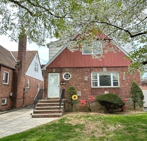 Sold $1,298,000 • Co-Listing Agent