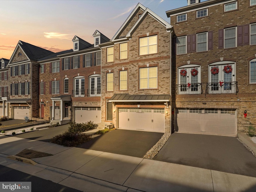 42612 Lisburn Chase Terrace, Chantilly, VA 20152 - photo 1