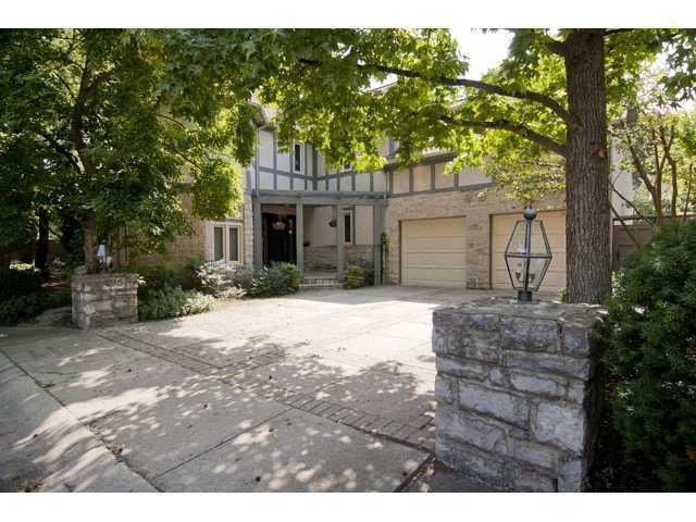 495 Columbia Place, Columbus, OH 43209 - photo 1