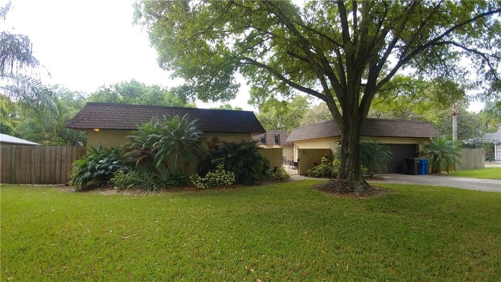 8220 W Crenshaw St, Tampa, FL 33615 - photo 1