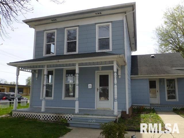 1029 Delavan St, Lincoln, IL 62656 - photo 1