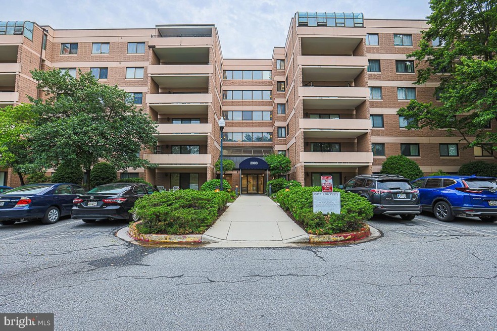 2903 Fallstaff Rd unit 403, Baltimore, MD 21209 - photo 1
