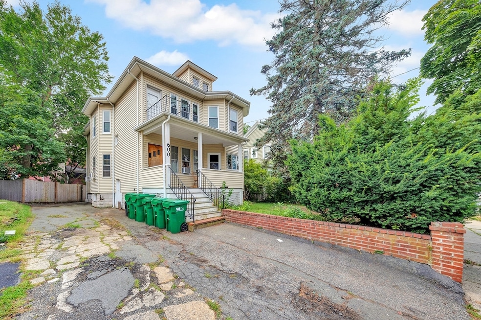 Sold $960,000 • Co-Listing Agent