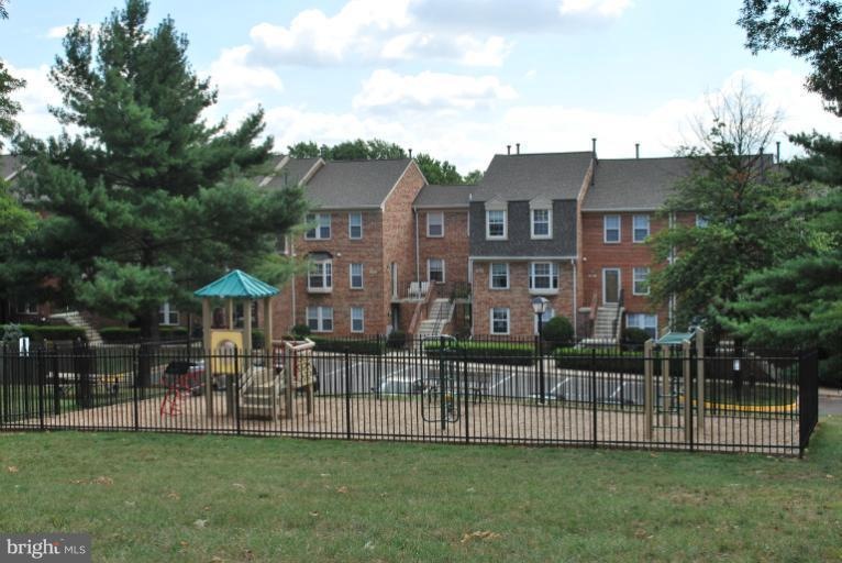 3828 Chesterwood Dr, Silver Spring, MD 20906 - photo 1