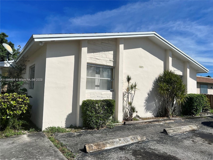 1870 NW 59th Ave unit 1, Sunrise, FL 33313 - photo 1