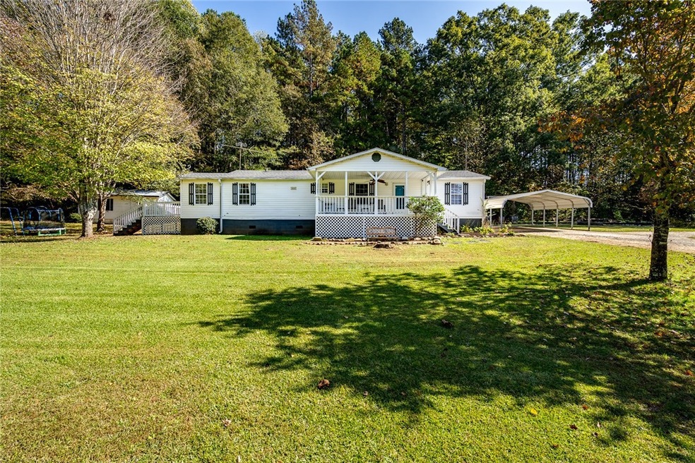 305 S Poplar St, Walhalla, SC 29691 - photo 1