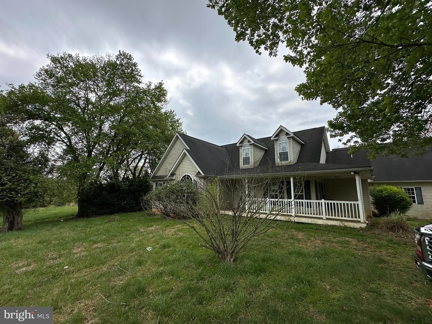 4 Castle Rock Ln, Castleton, VA 22716 - photo 1