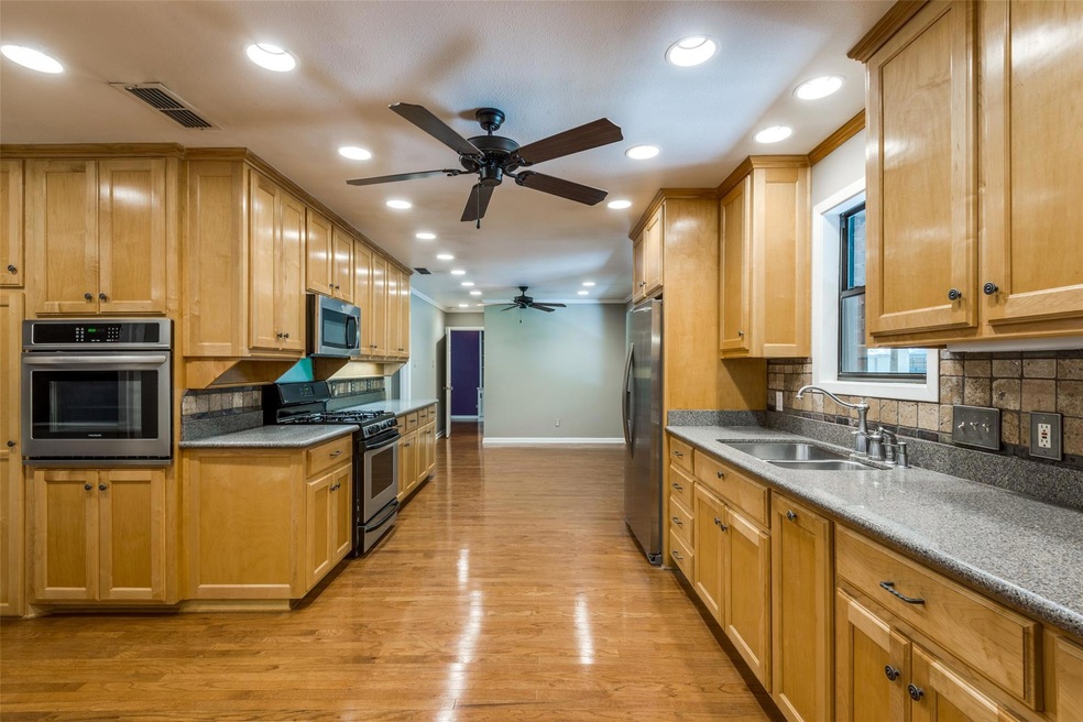 1304 N Trinity St, Decatur, TX 76234 - photo 1