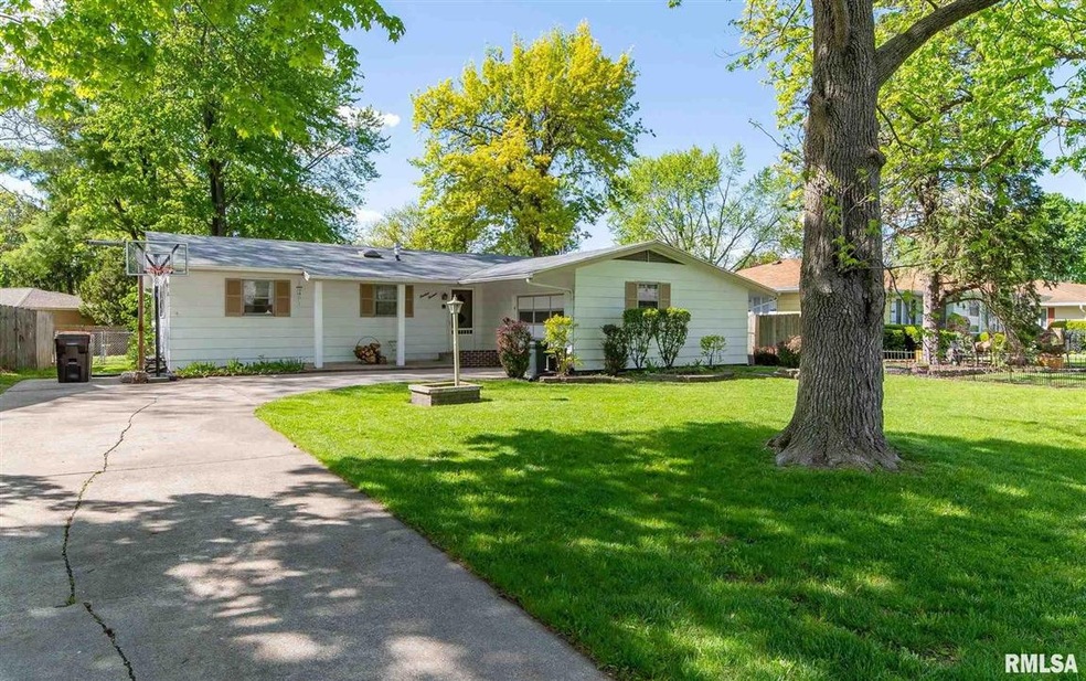 1413 Rutledge Dr, Lincoln, IL 62656 - photo 1