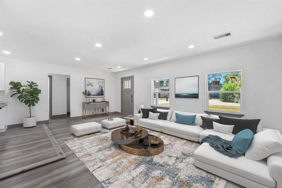 229 Norview Dr, Houston, TX 77022 - photo 1